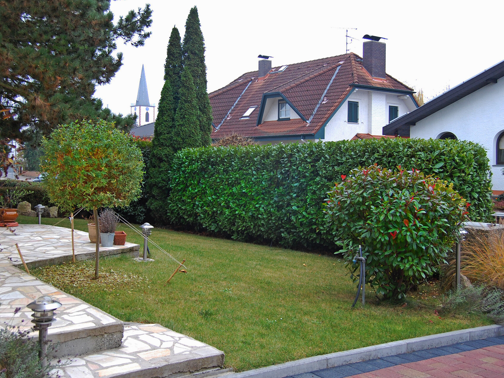 Einfamilienhaus Groß-Gerau Referenz Immobilienmakler Vorgarten Immobilienmarkt