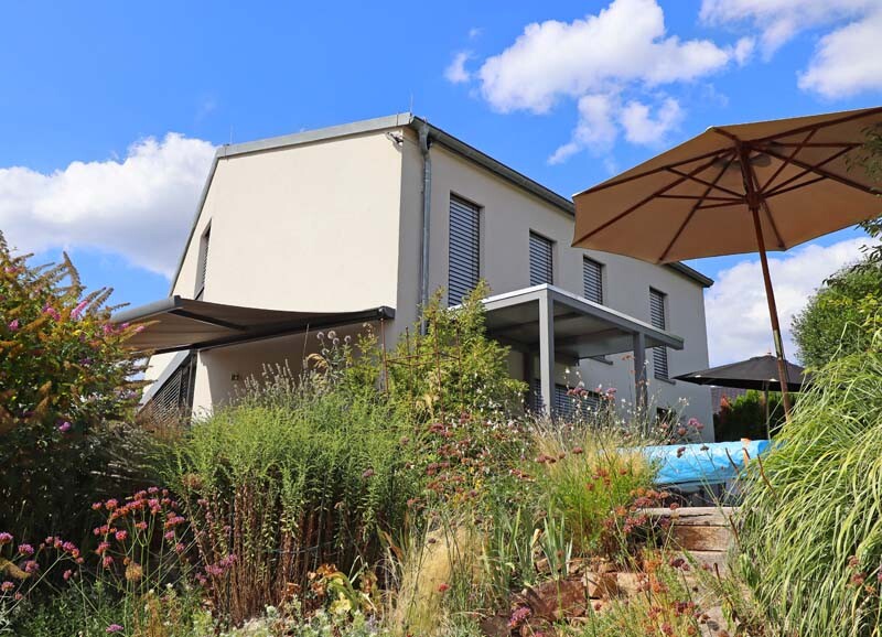 Immobilienmakler Gartenansicht Immobilie Modautal Odenwald Sommer Einfamilienhaus Gartengrundstück Grundstück verkaufen Garten